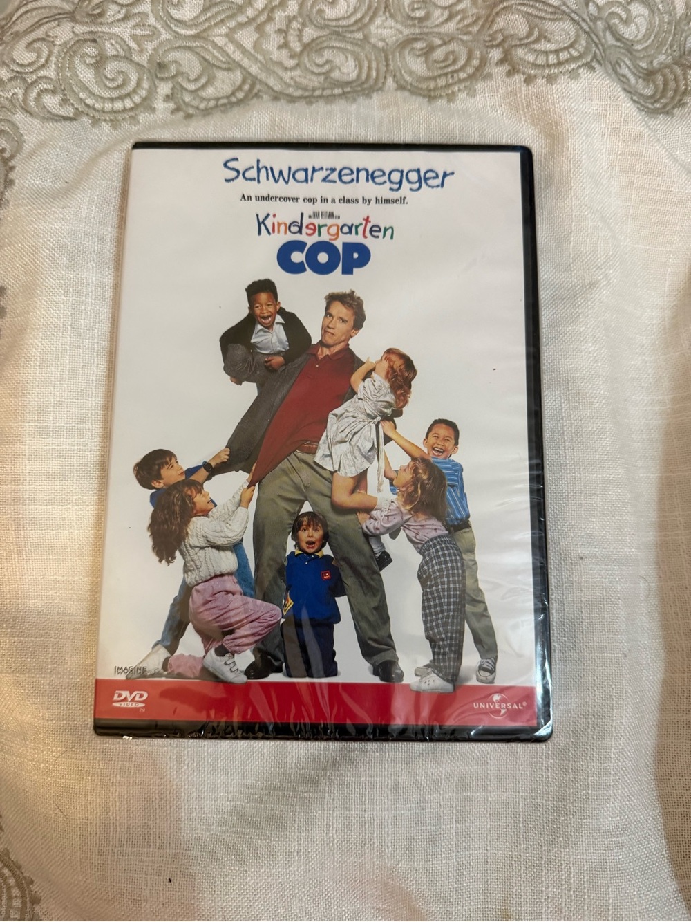 New Kindergarten Cop DVD Arnold Schwarzenegger NEW